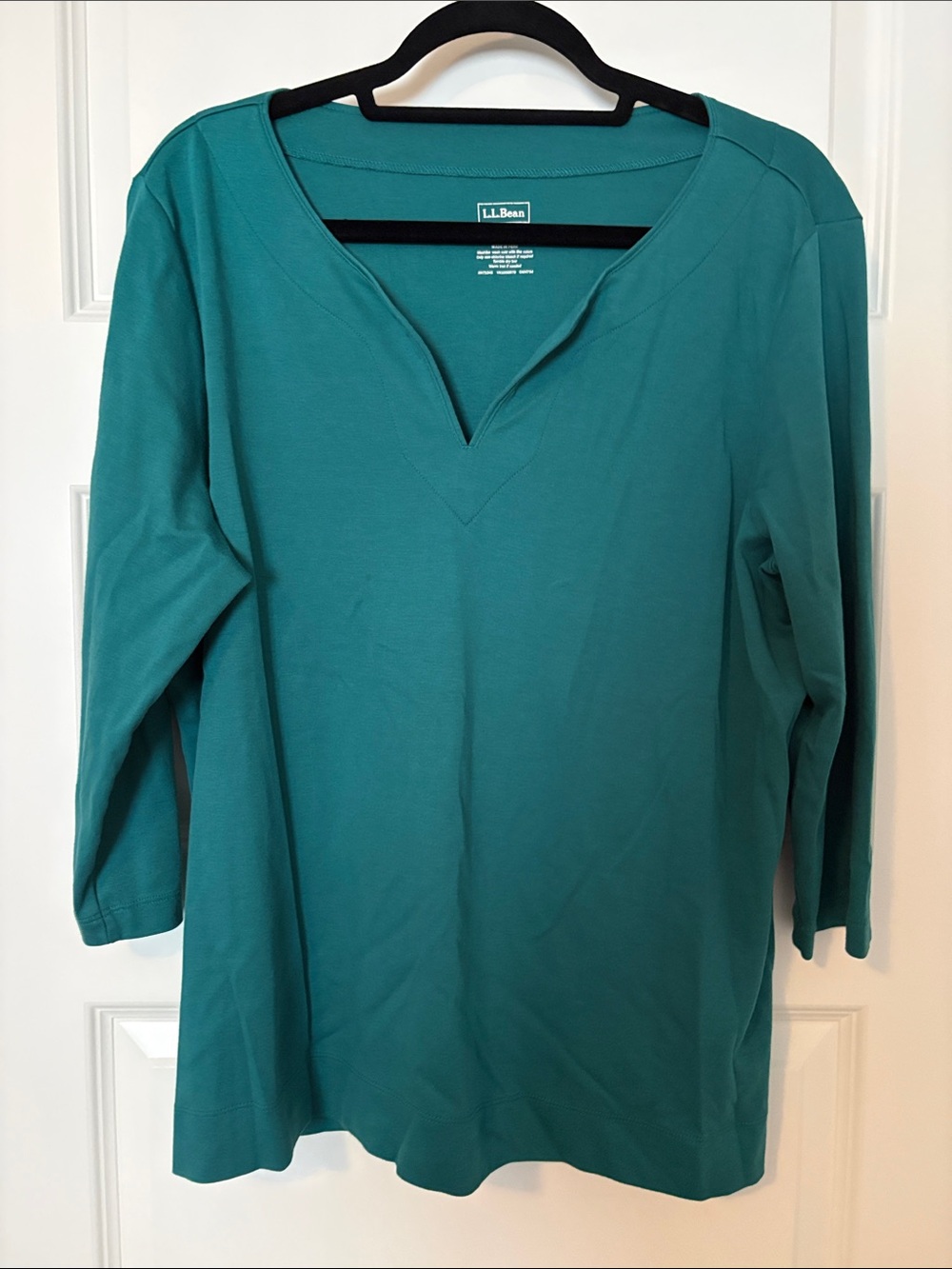 L.L. Bean Emerald Green V-Notch Long Sleeve Top for Women
